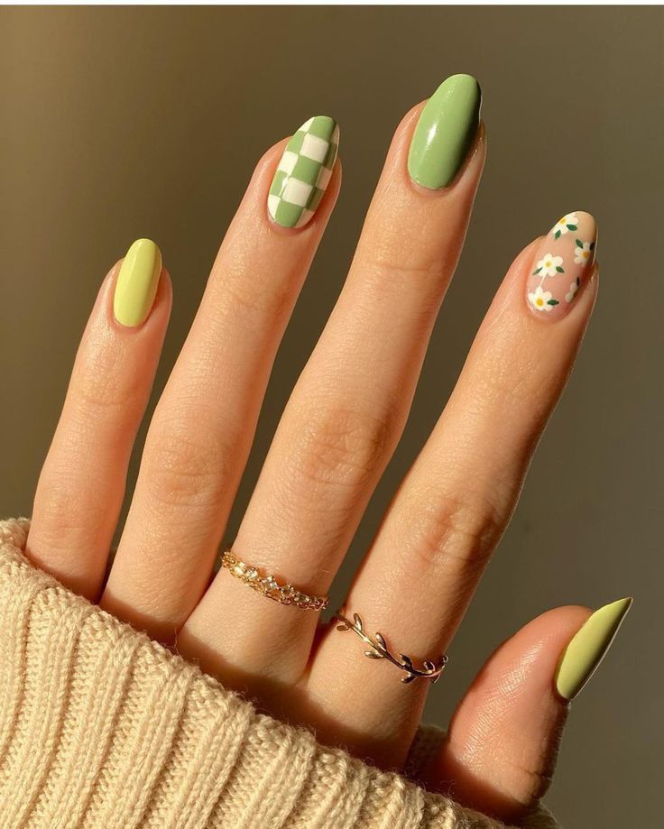 Forest Green Nails